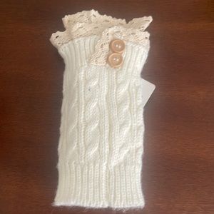 *BRAND NEW* Lace Boot Toppers- Cream